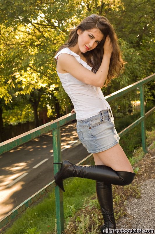 nena_trieste_jeansskirt_highblackboots068.jpg