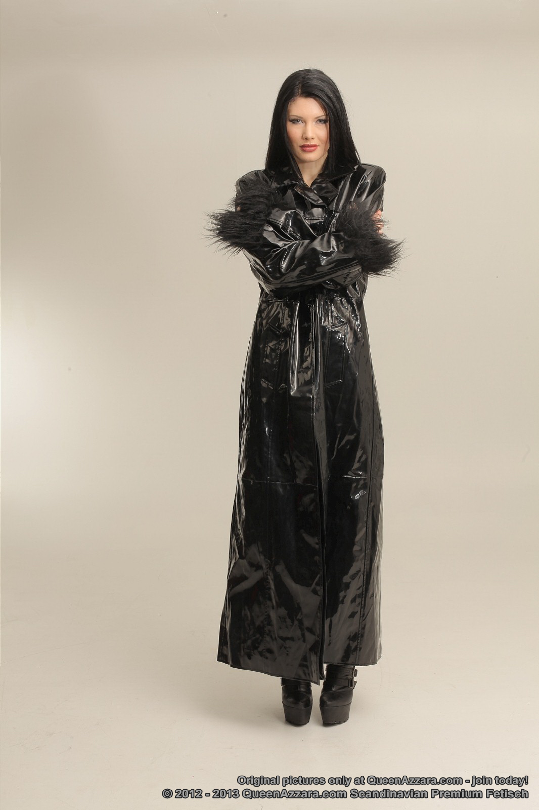 azzara_black_coat002.jpg