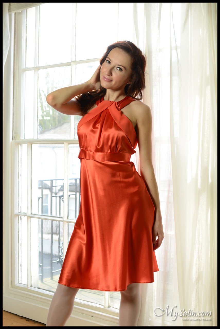 sophiaorangedress001.jpg