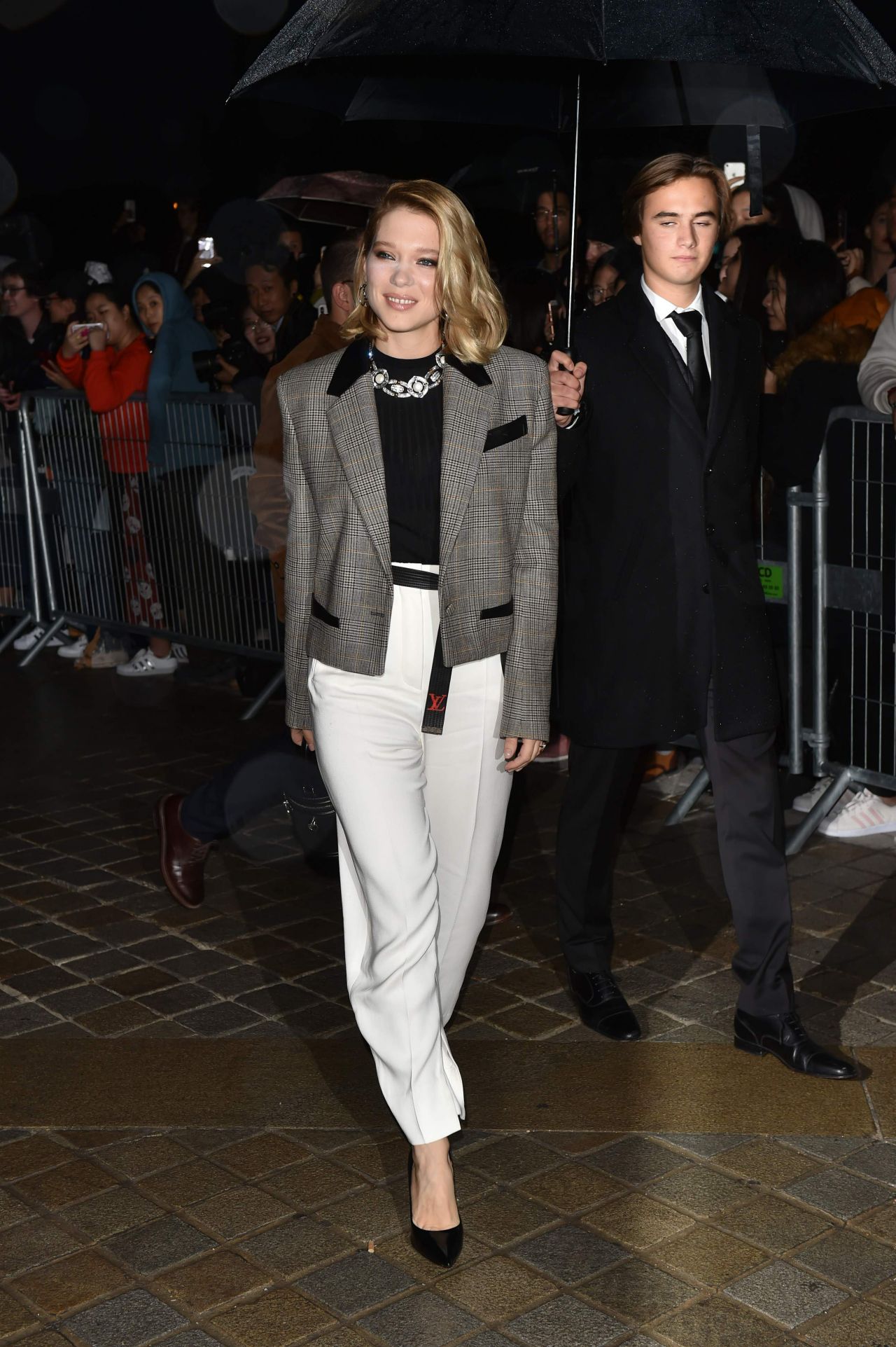 lea-seydoux-at-louis-vuitton-fashion-show-in-paris-10-02-2018-0.jpg