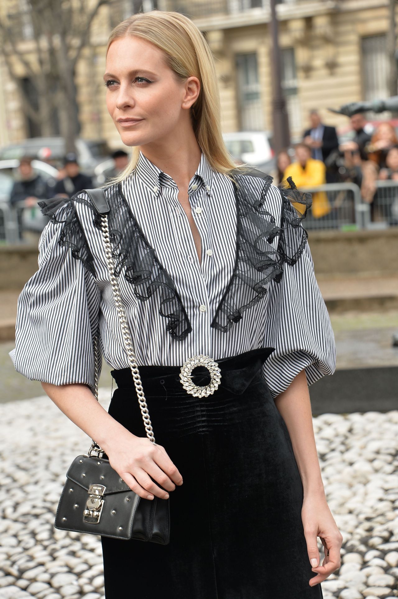 poppy-delevingne-miu-miu-fashion-show-in-paris-03-05-2019-2.jpg