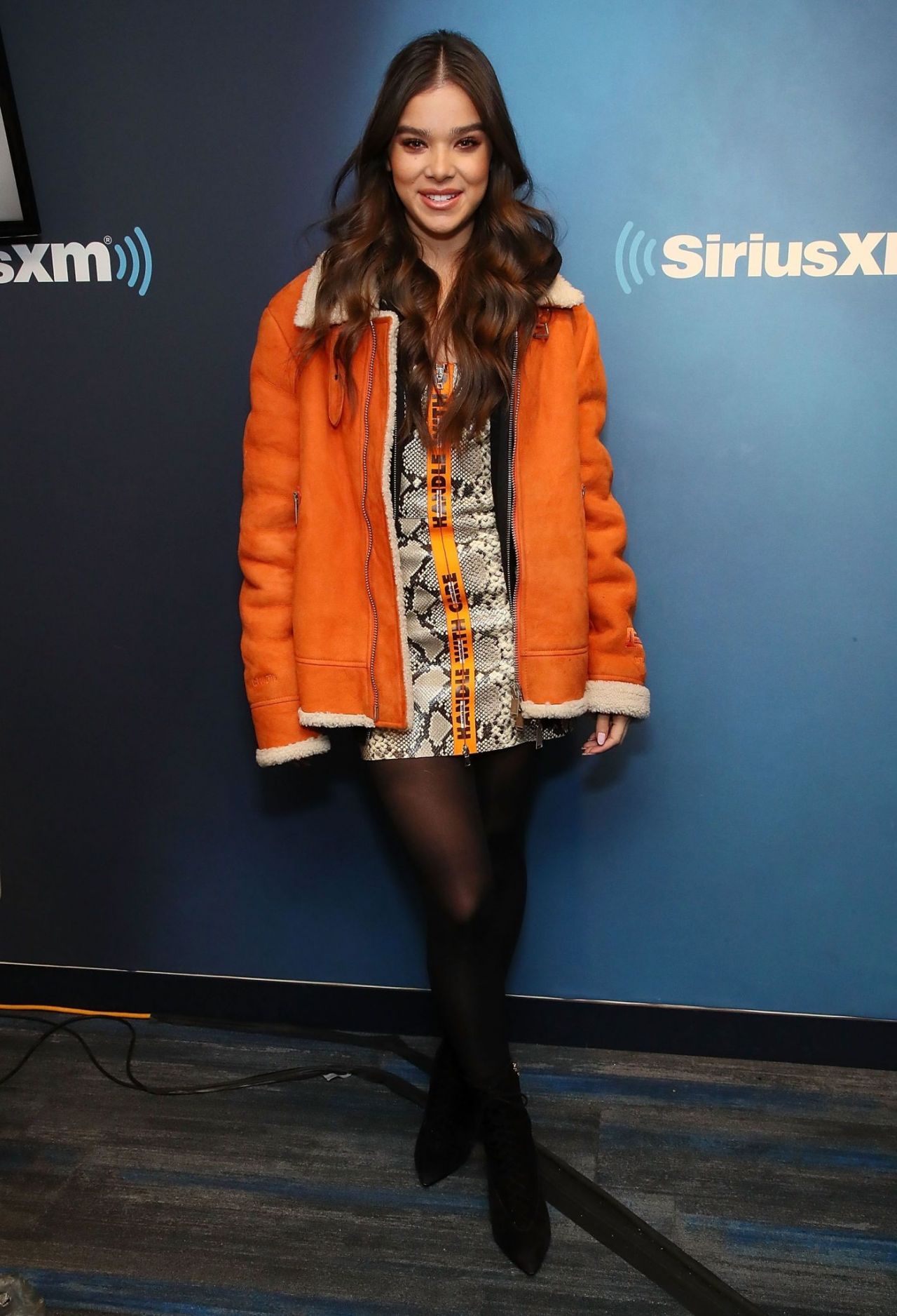 hailee-steinfeld-at-the-siriusxm-studios-in-nyc-12-20-2018-0.jpg