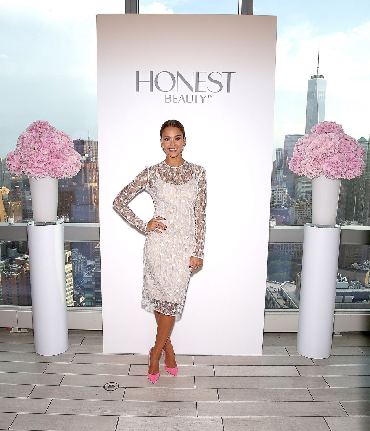 jessica-alba-honest-beauty-launch-at-the-trump-soho-in-new-york-city_3.jpg