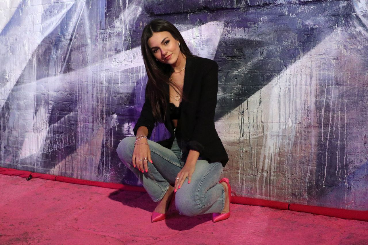 victoria-justice-pandora-street-of-loves-in-la-08-28-2019-8.jpg